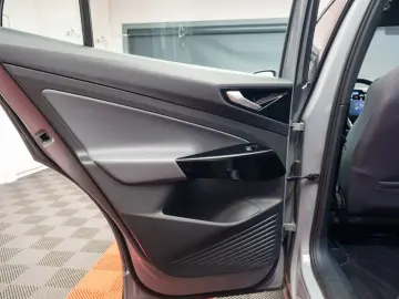 Volkswagen ID.4 PURE/Predare leasing