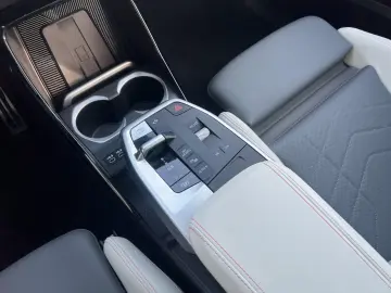 iX2 xDrive30 M Sport|Pano|Head-Up|Harman/Kardon