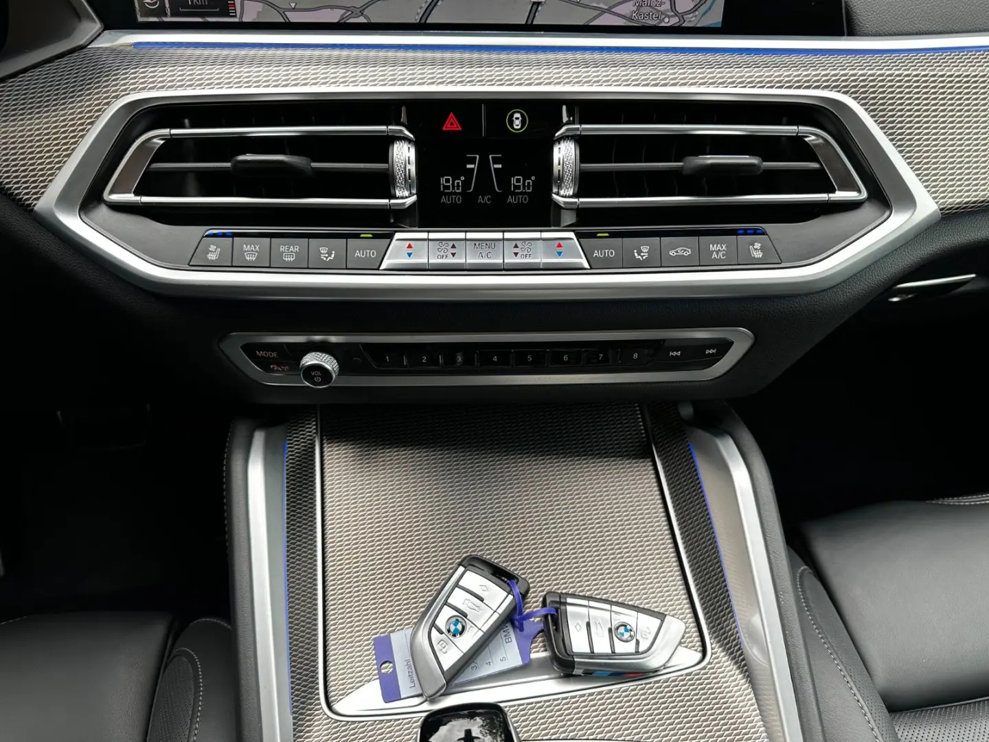 X6 xDr40i M Sport M-Seats Sitzkl HiFi Shadow 22