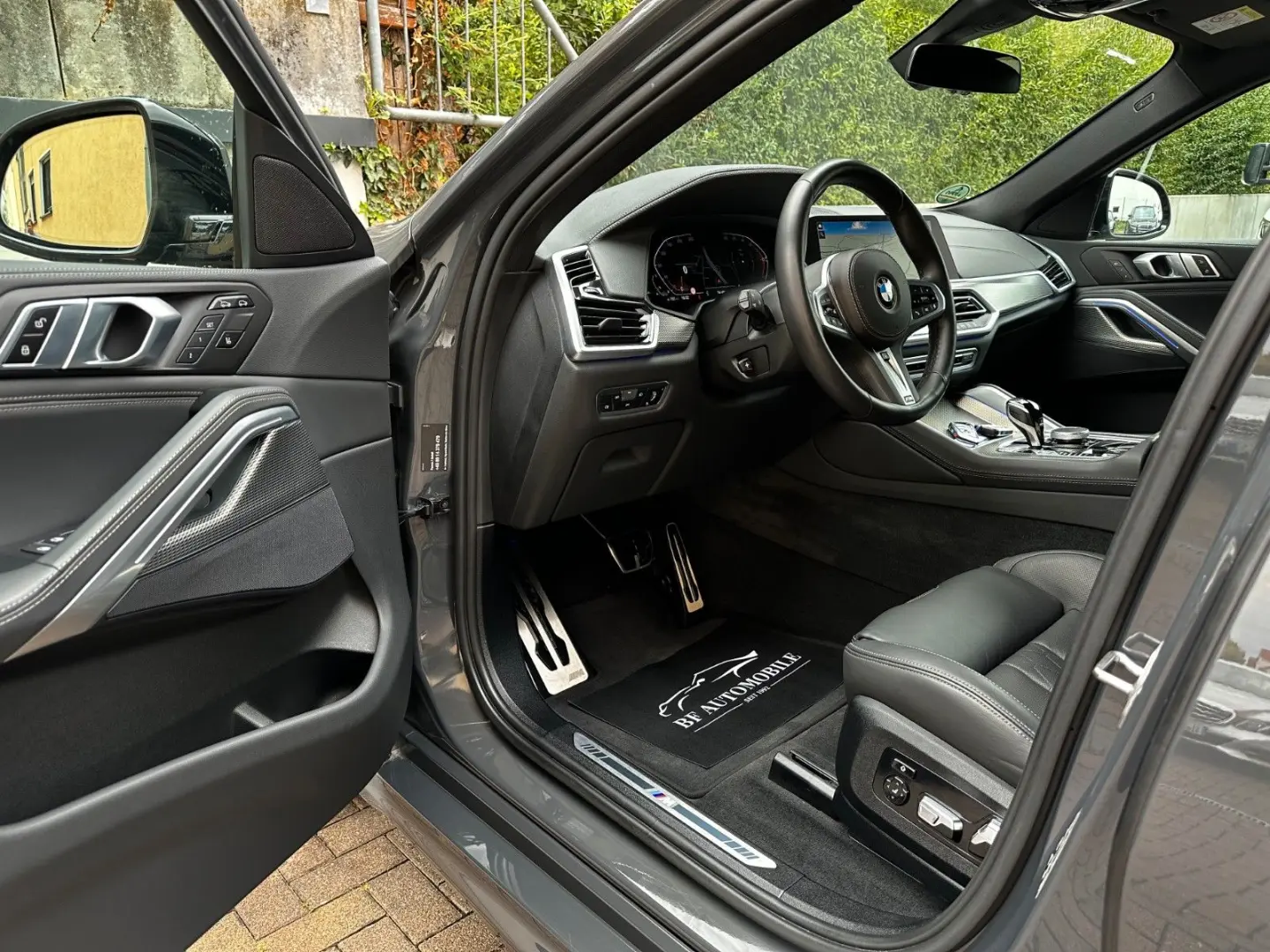 X6 xDr40i M Sport M-Seats Sitzkl HiFi Shadow 22