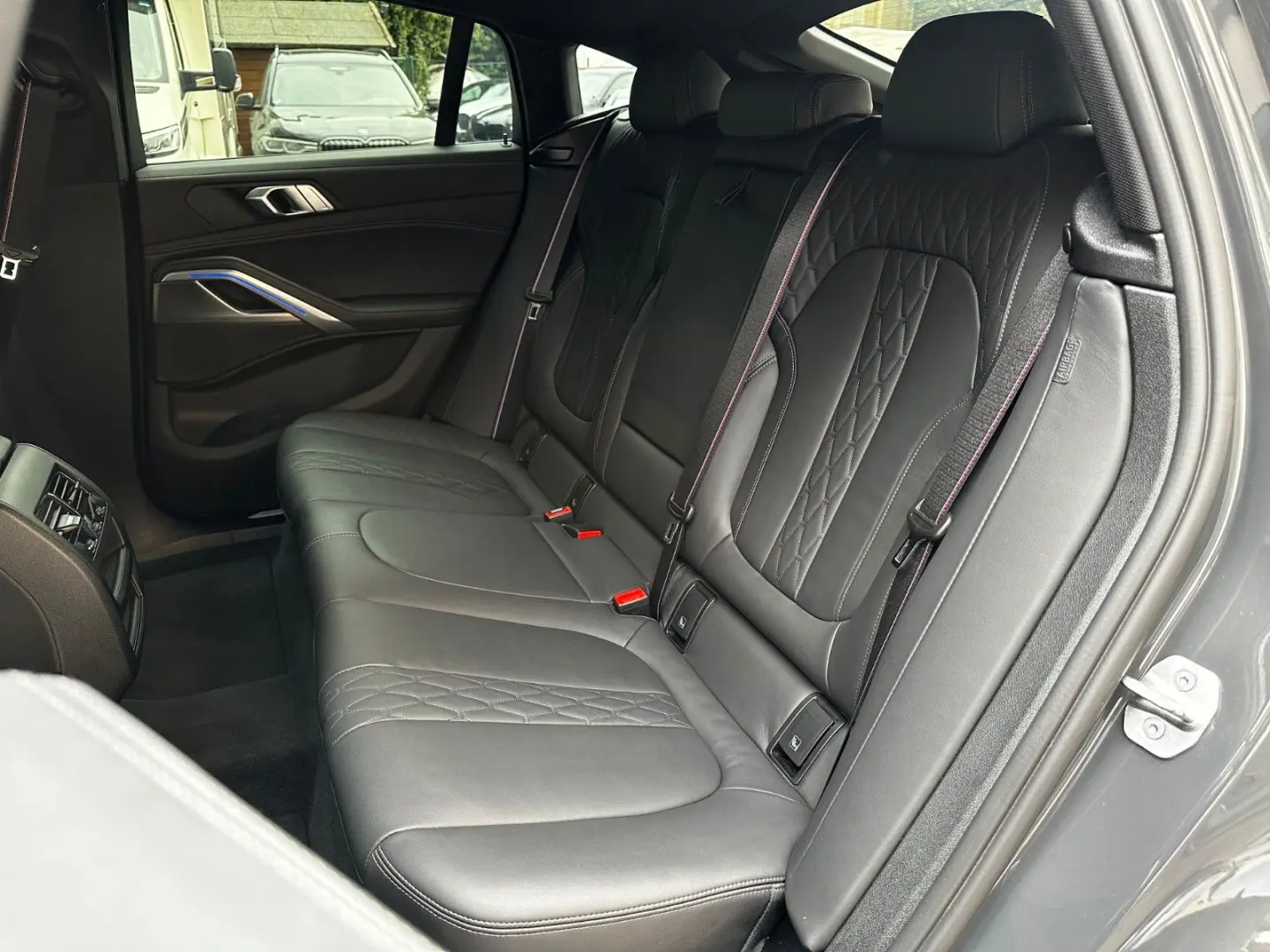 X6 xDr40i M Sport M-Seats Sitzkl HiFi Shadow 22