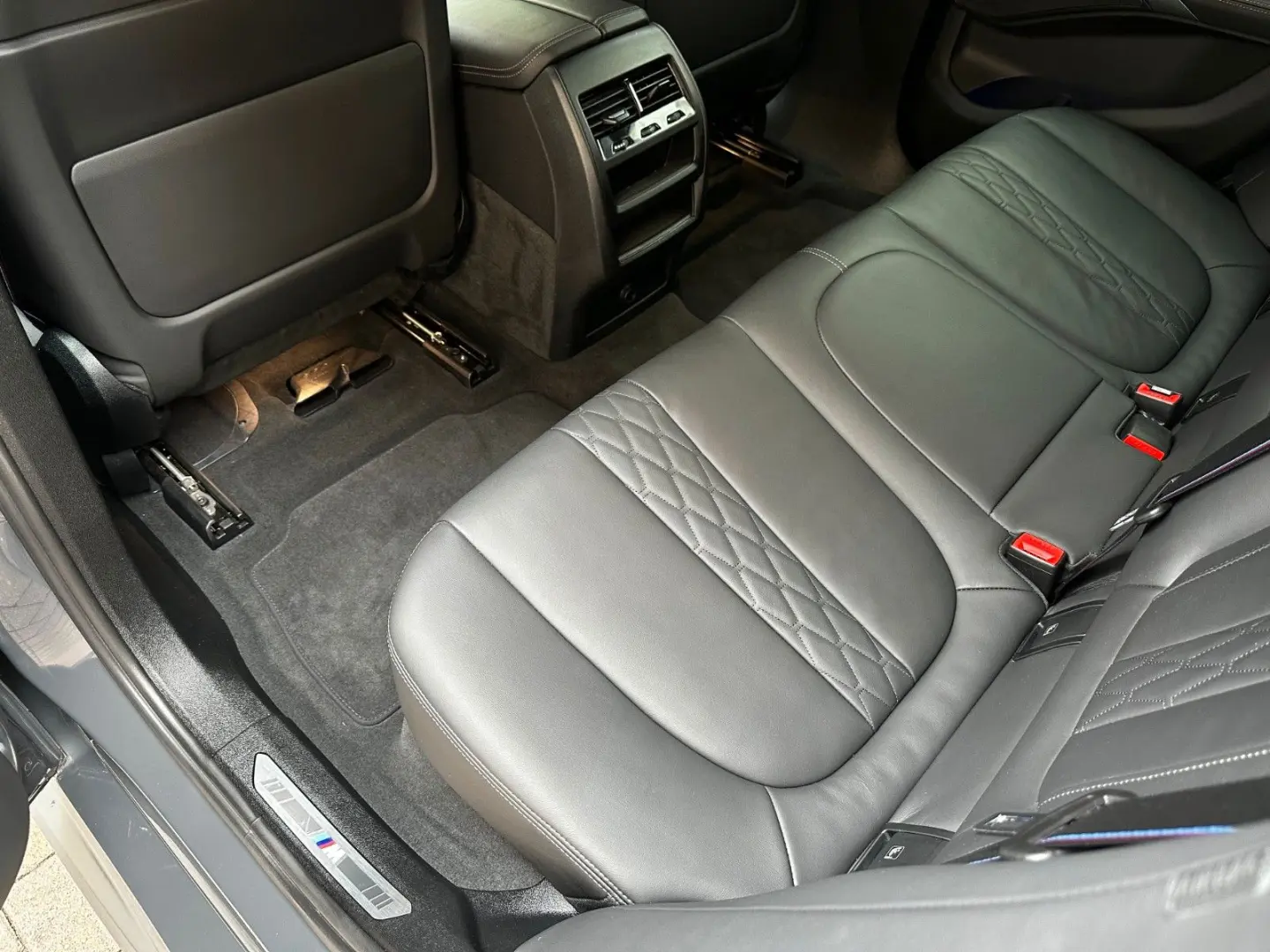 X6 xDr40i M Sport M-Seats Sitzkl HiFi Shadow 22