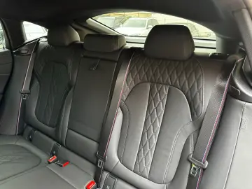 X6 xDr40i M Sport M-Seats Sitzkl HiFi Shadow 22