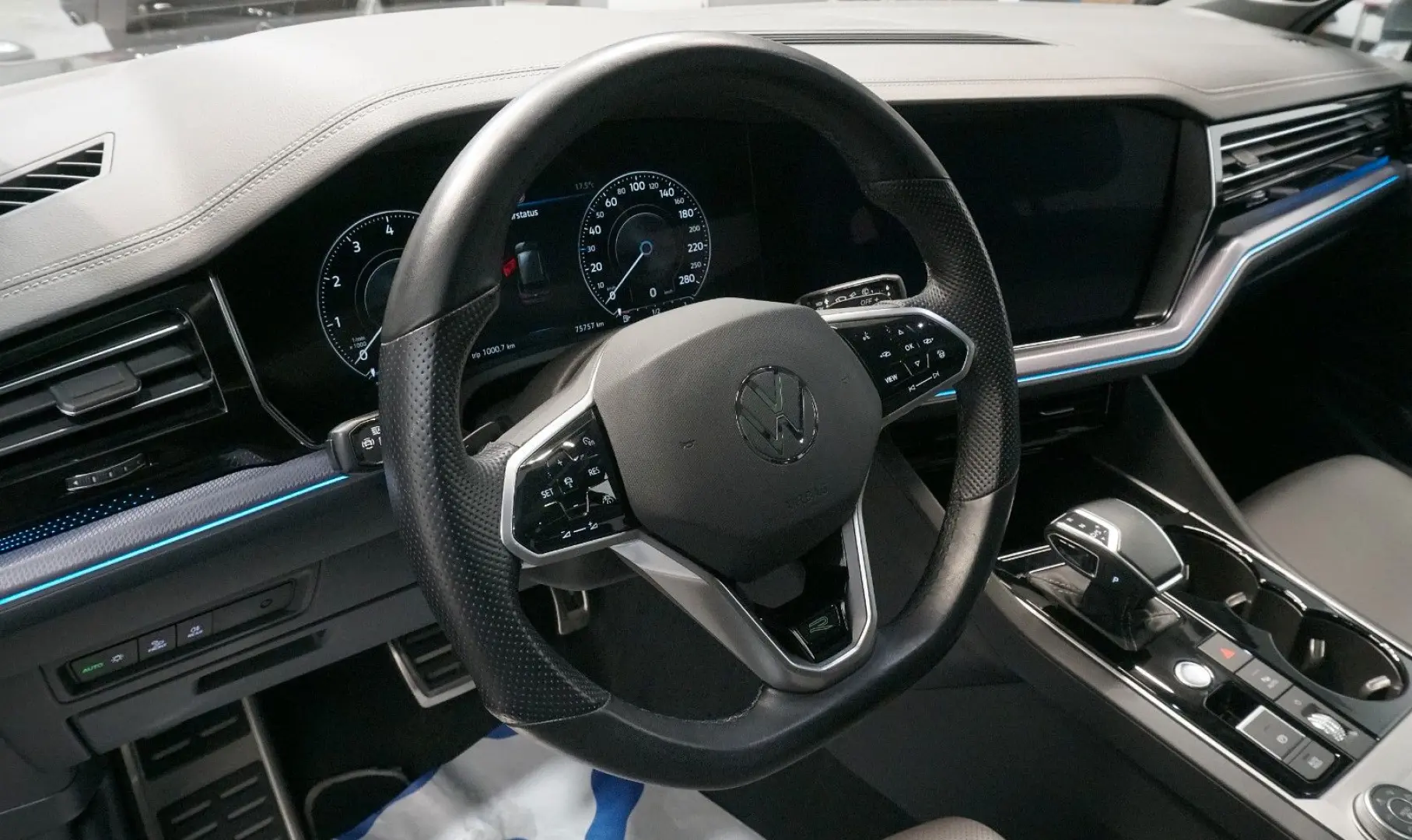 Touareg 3.0 TSI R-Line 4Motion*LUFT*AHK*HUD*STDH