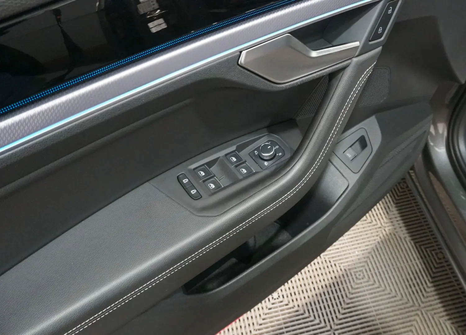 Touareg 3.0 TSI R-Line 4Motion*LUFT*AHK*HUD*STDH