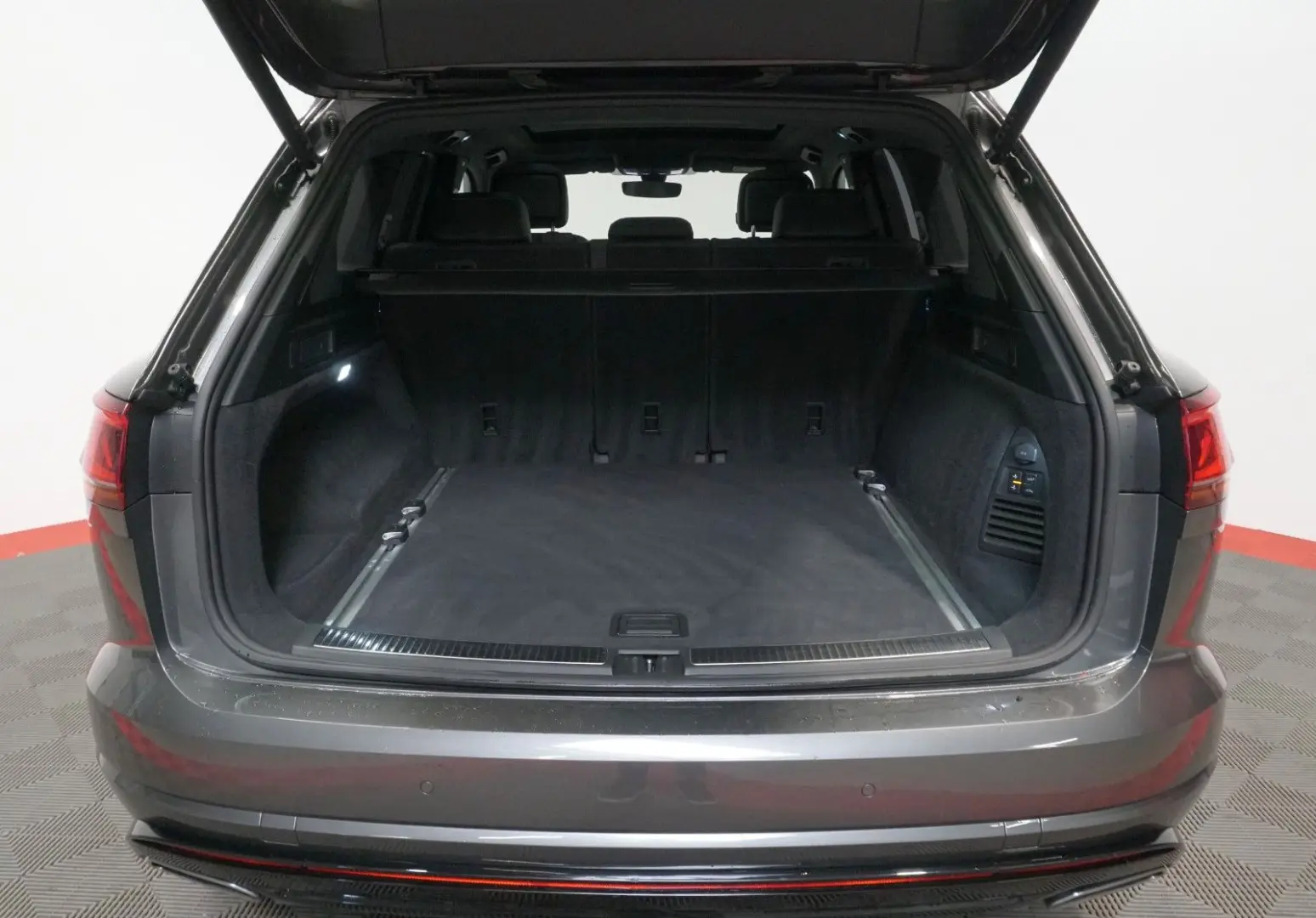 Touareg 3.0 TSI R-Line 4Motion*LUFT*AHK*HUD*STDH