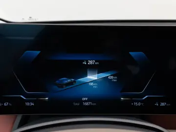 iX xD50 360°H/K DAB ACC SoftCl Komfort 21Zoll