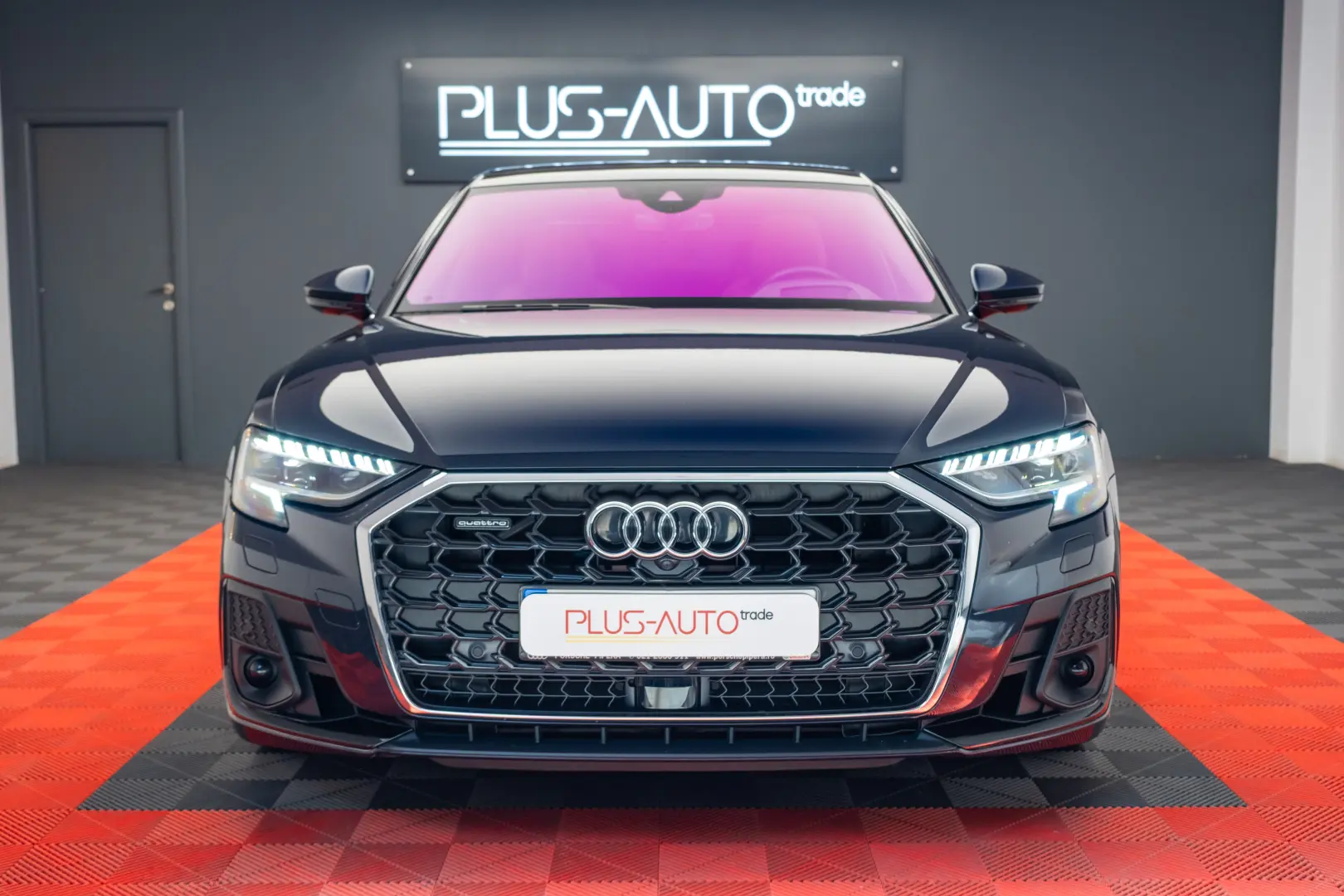 AUDI A8 60TFSI E-Tron Quattro