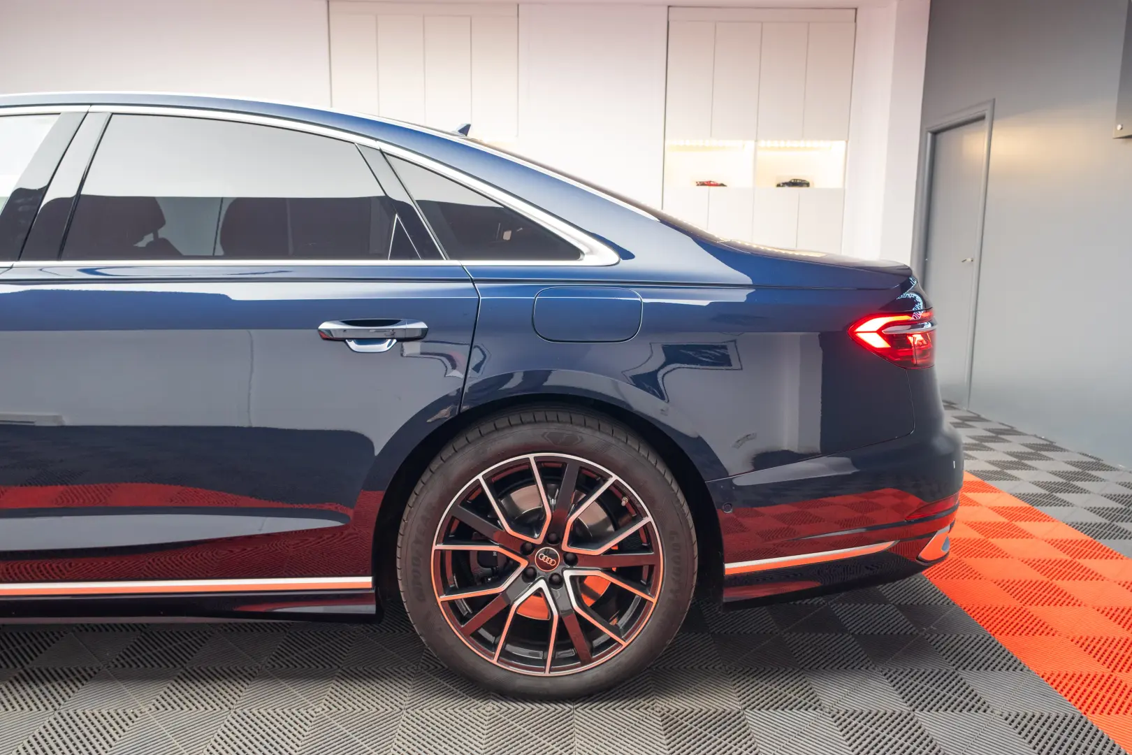 AUDI A8 60TFSI E-Tron Quattro
