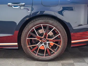 AUDI A8 60TFSI E-Tron Quattro