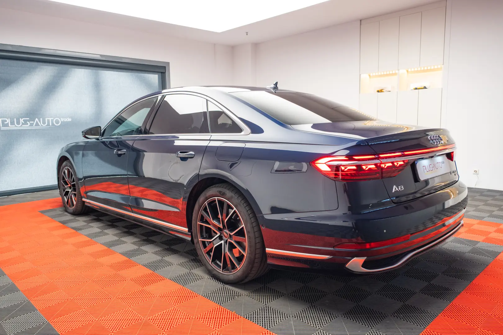 AUDI A8 60TFSI E-Tron Quattro