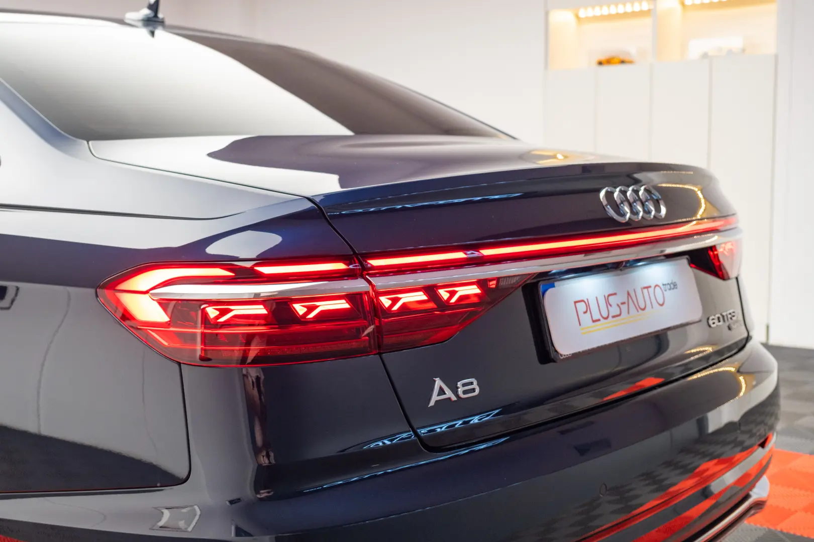 AUDI A8 60TFSI E-Tron Quattro