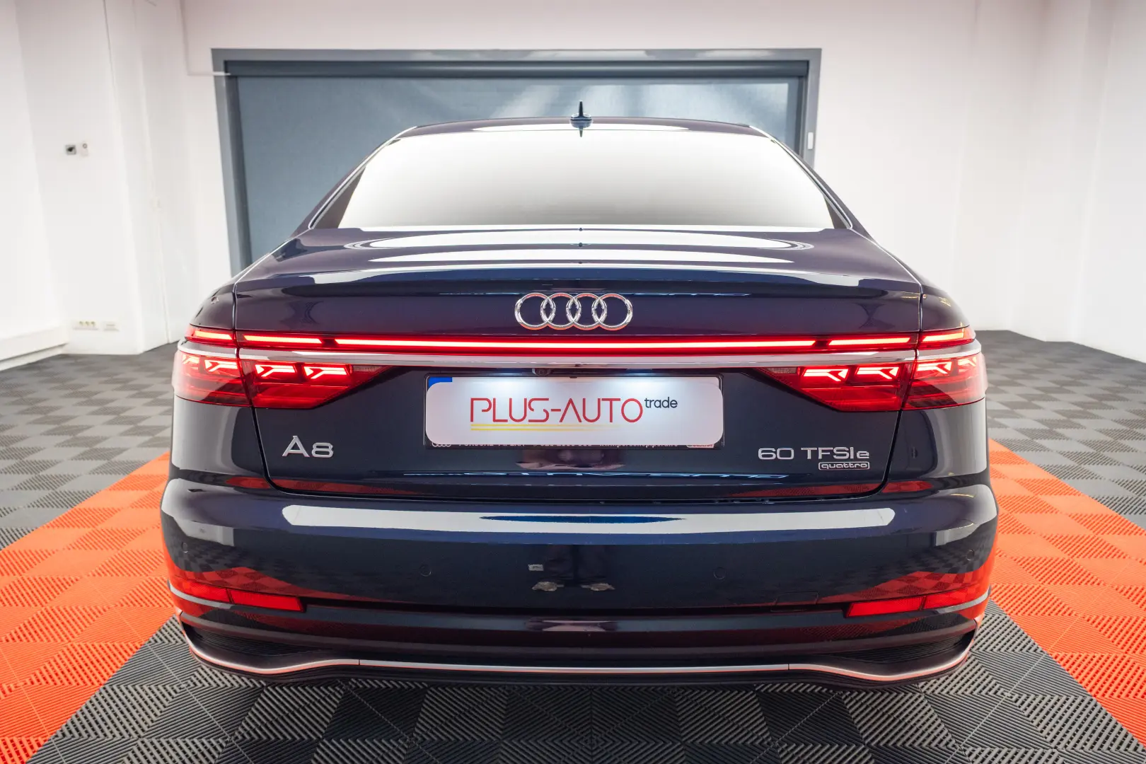 AUDI A8 60TFSI E-Tron Quattro