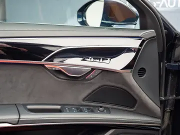 AUDI A8 60TFSI E-Tron Quattro