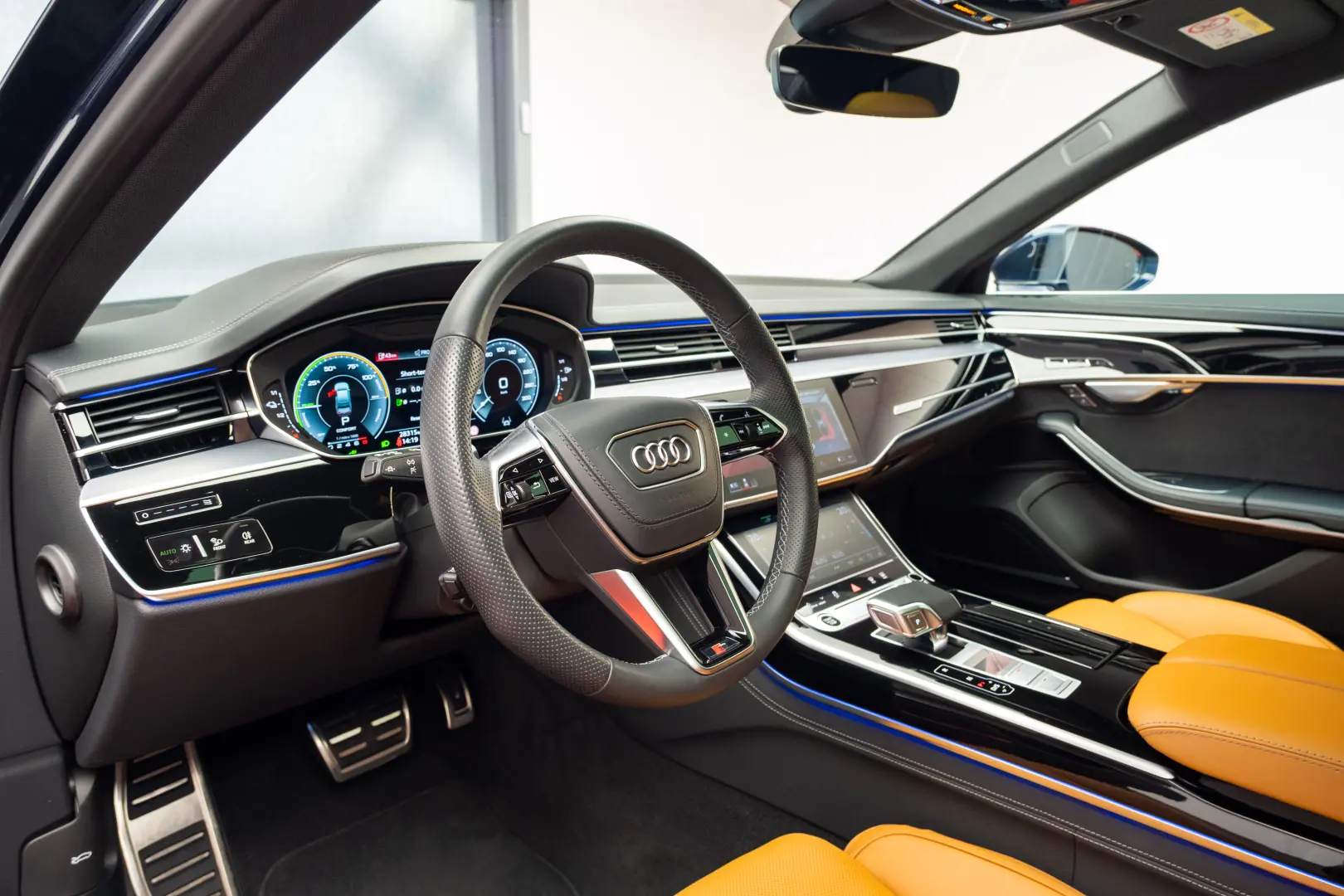 AUDI A8 60TFSI E-Tron Quattro