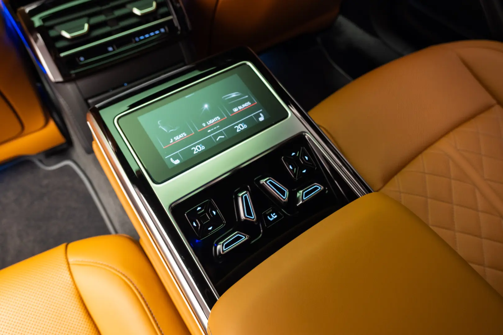 AUDI A8 60TFSI E-Tron Quattro