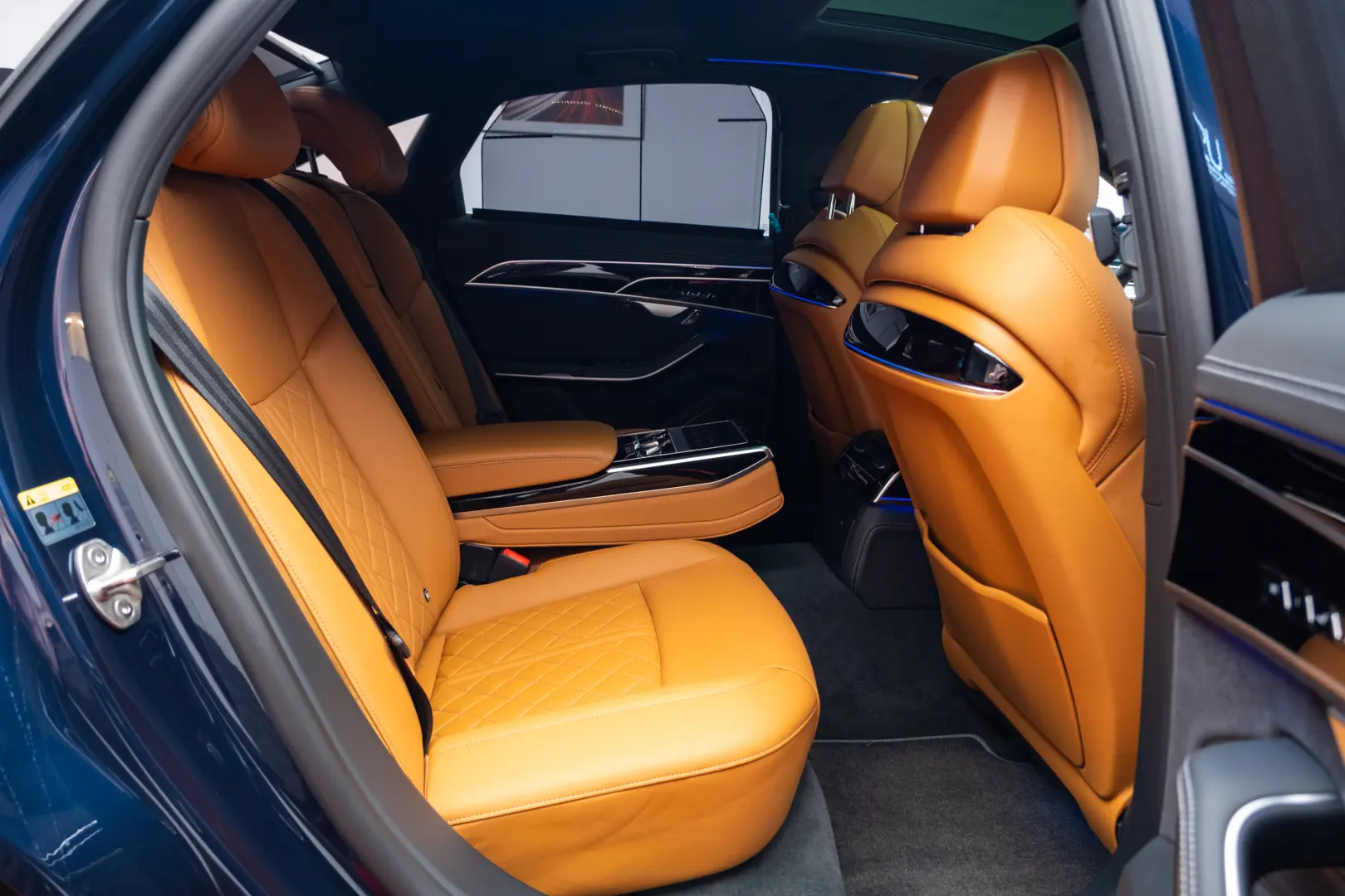 AUDI A8 60TFSI E-Tron Quattro
