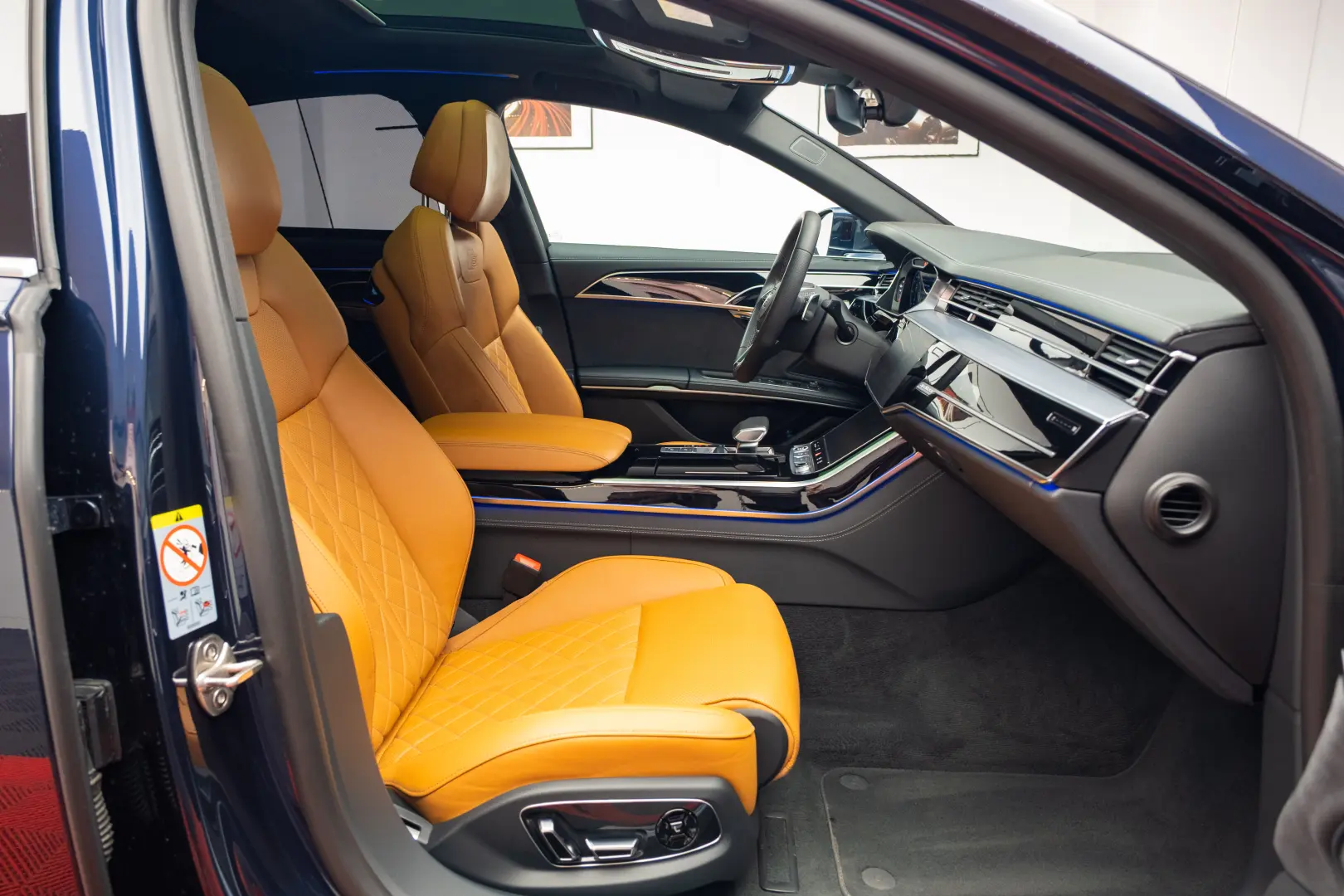 AUDI A8 60TFSI E-Tron Quattro