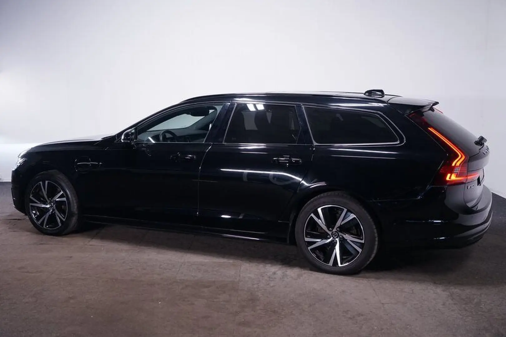 V90 2.0 T6 Recharge R-Design AWD Geartronic*AHK*
