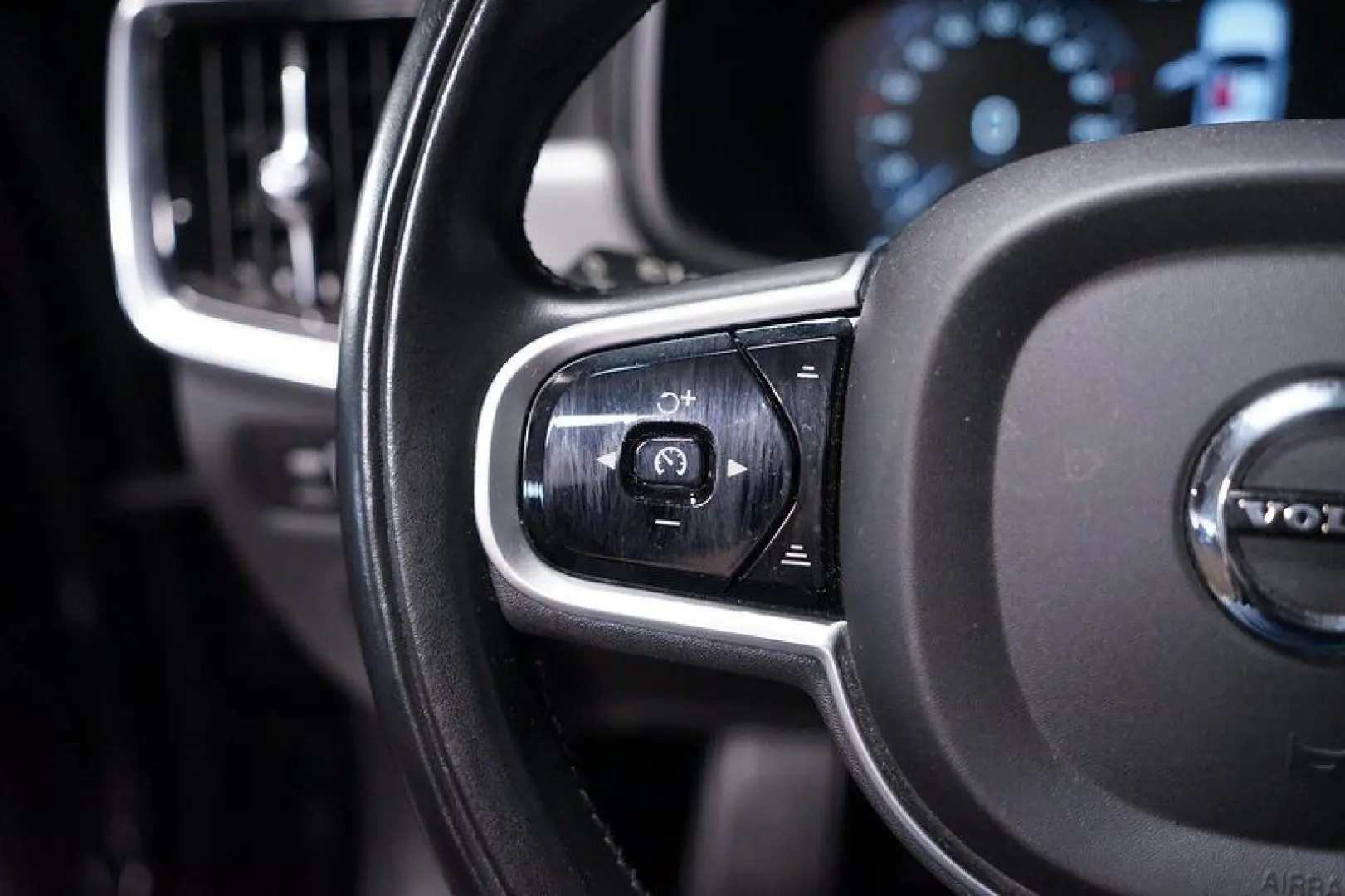 V90 2.0 T6 Recharge R-Design AWD Geartronic*AHK*