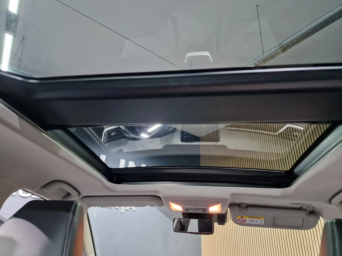 Toyota RAV4 2.5 VVT-i Hybrid Premium Plus E-CVT 5d