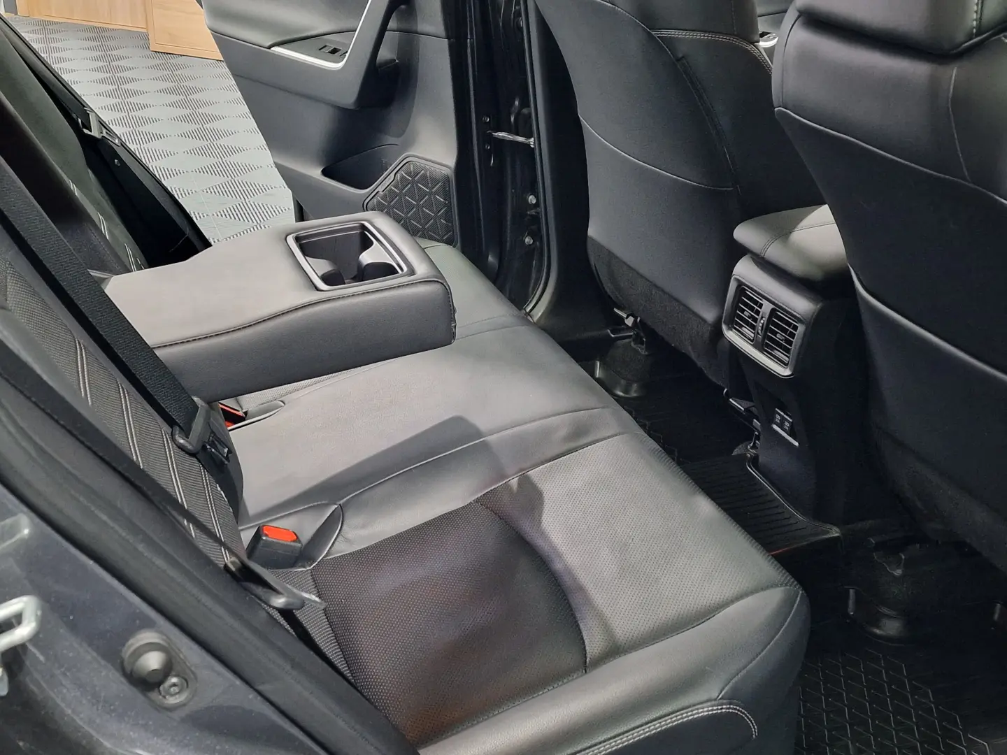 Toyota RAV4 2.5 VVT-i Hybrid Premium Plus E-CVT 5d