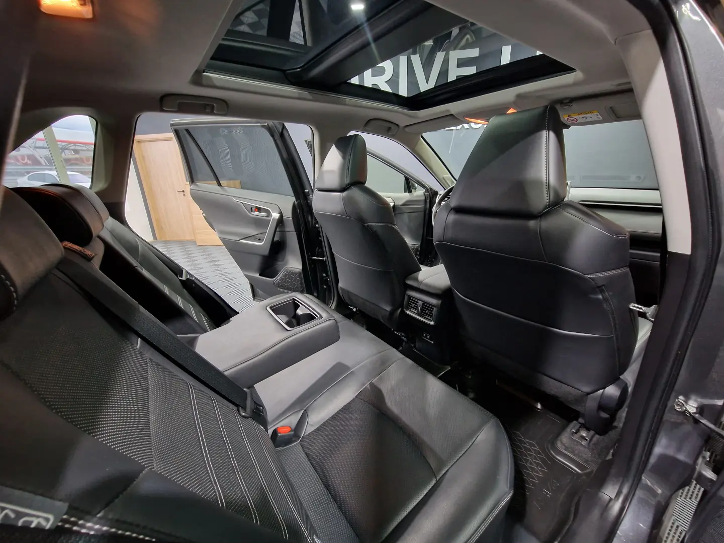 Toyota RAV4 2.5 VVT-i Hybrid Premium Plus E-CVT 5d