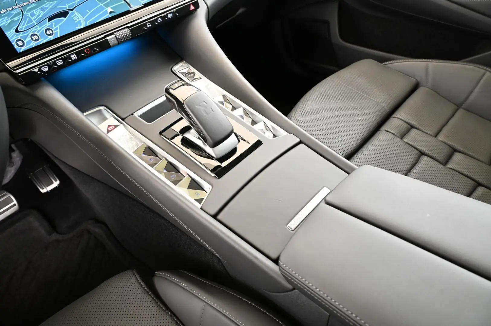 DS Automobiles DS9 1.6 E-Tense 250 OPERA