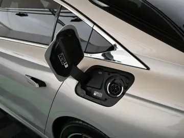 DS Automobiles DS9 1.6 E-Tense 250 OPERA