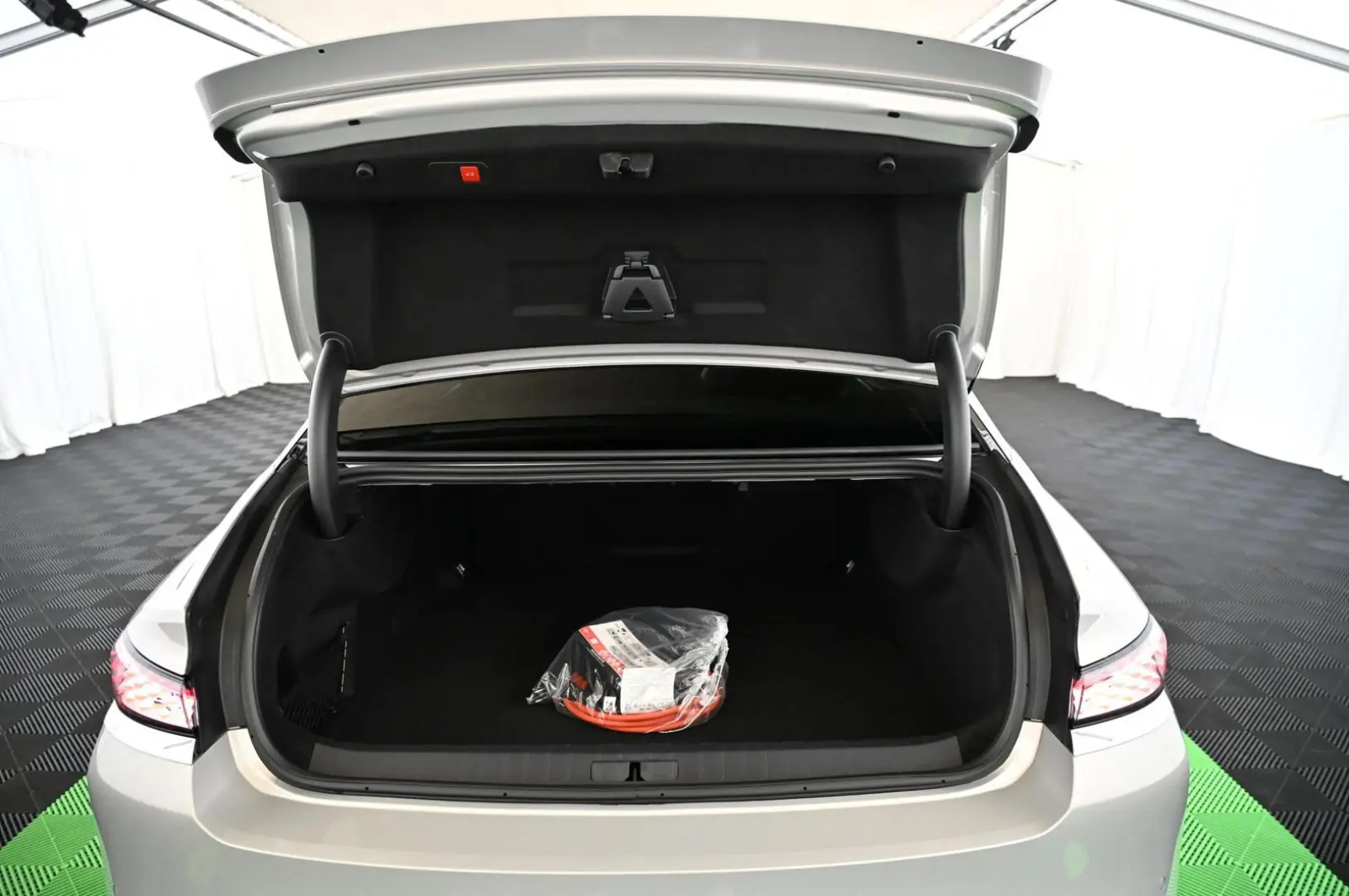 DS Automobiles DS9 1.6 E-Tense 250 OPERA