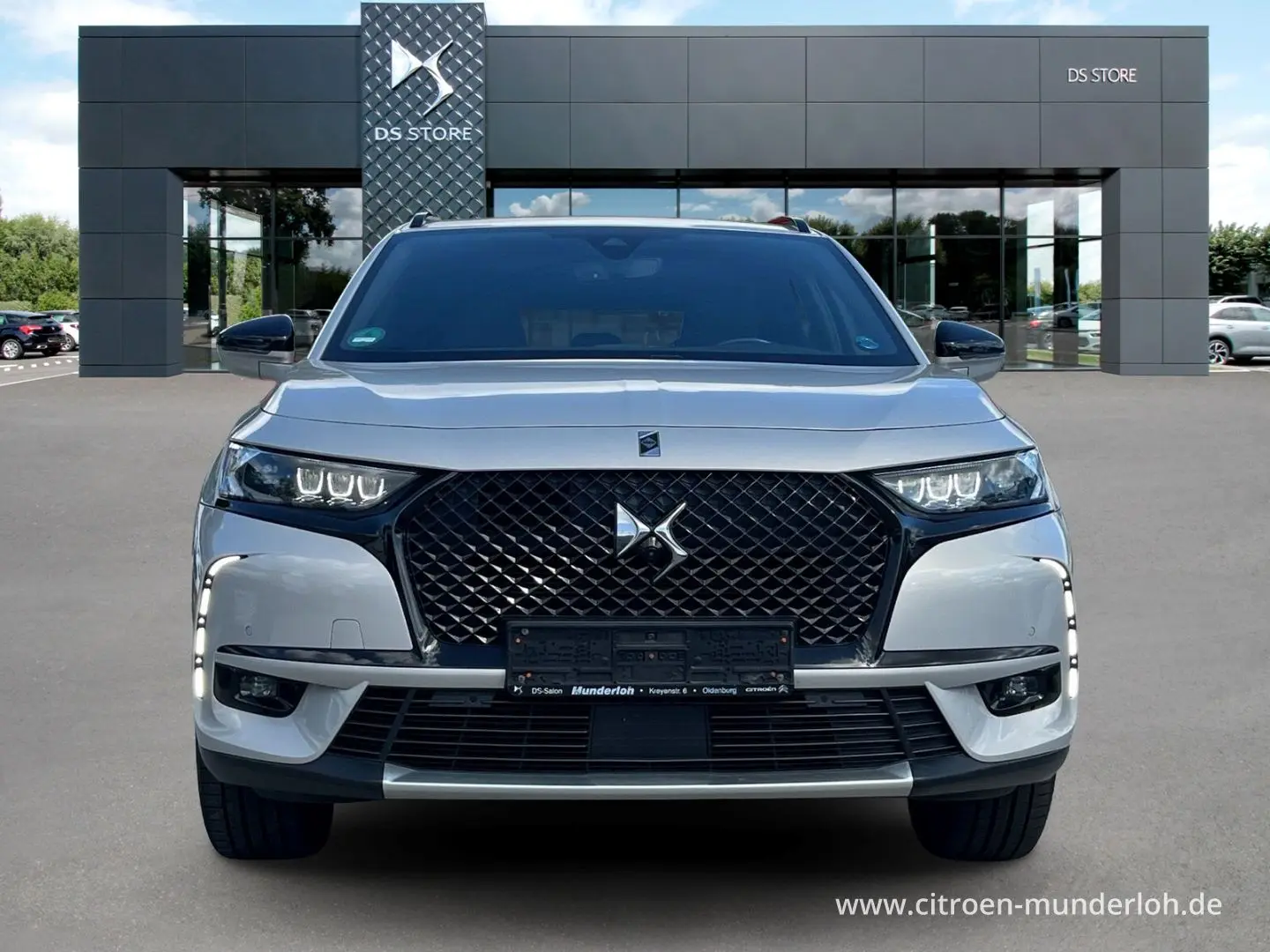 DS Automobiles  DS7 Crossback E-Tense 4x4 Louvre