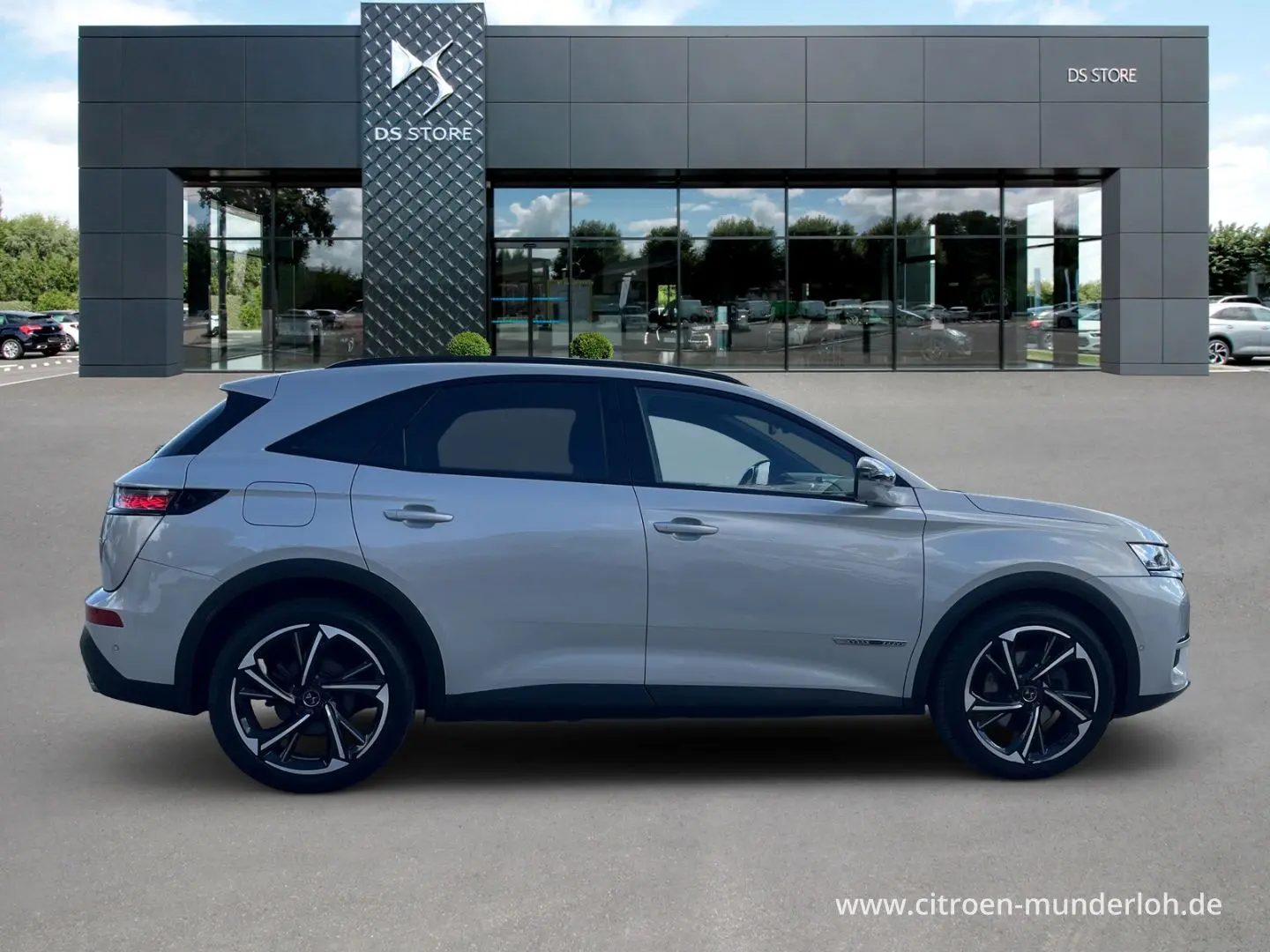 DS Automobiles  DS7 Crossback E-Tense 4x4 Louvre