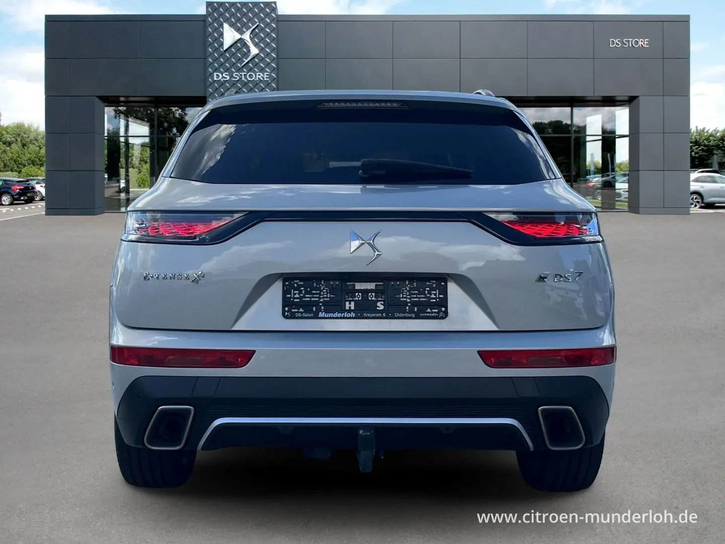 DS Automobiles  DS7 Crossback E-Tense 4x4 Louvre