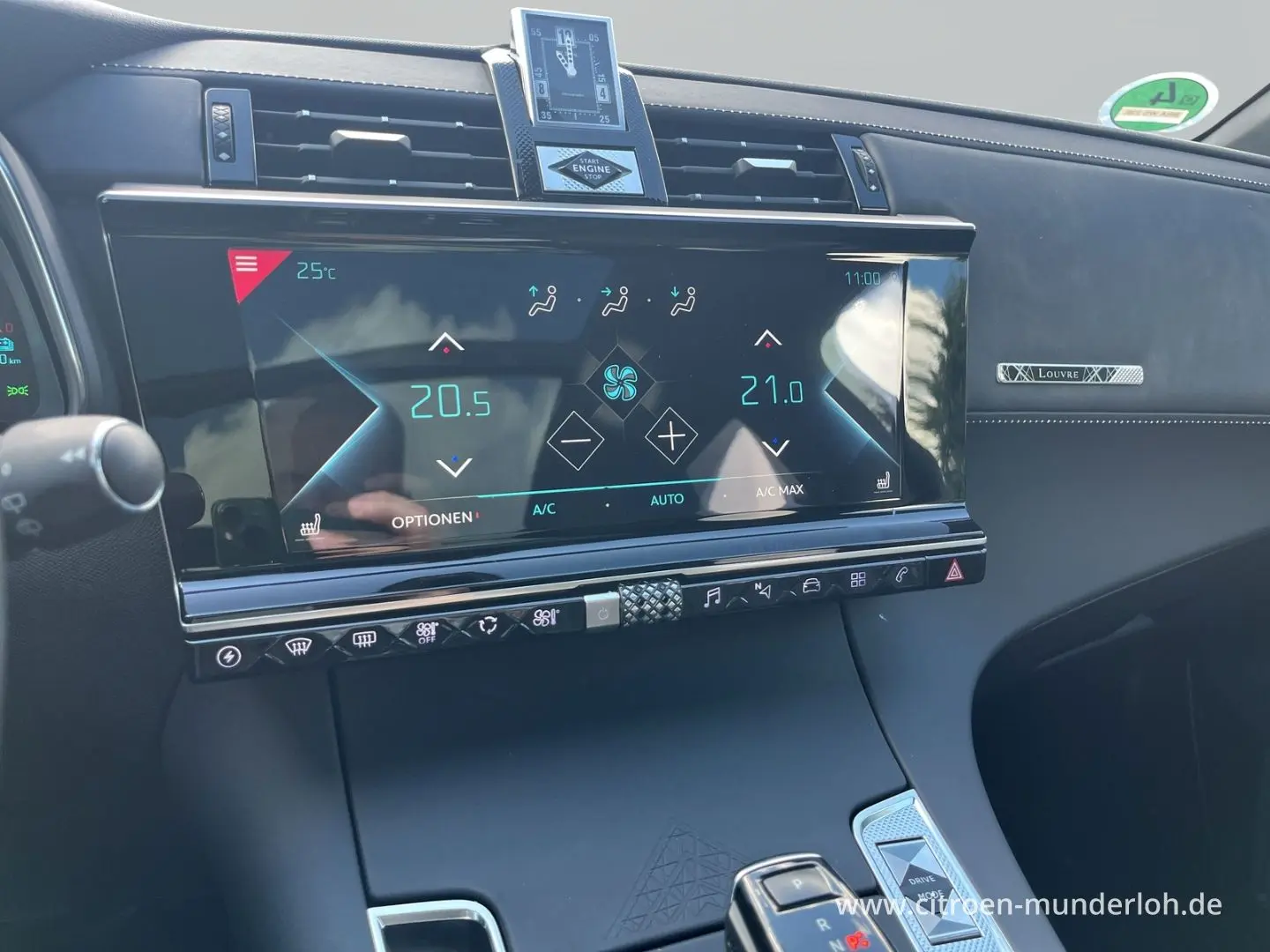 DS Automobiles  DS7 Crossback E-Tense 4x4 Louvre