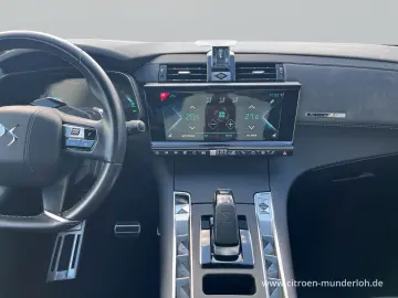 DS Automobiles  DS7 Crossback E-Tense 4x4 Louvre
