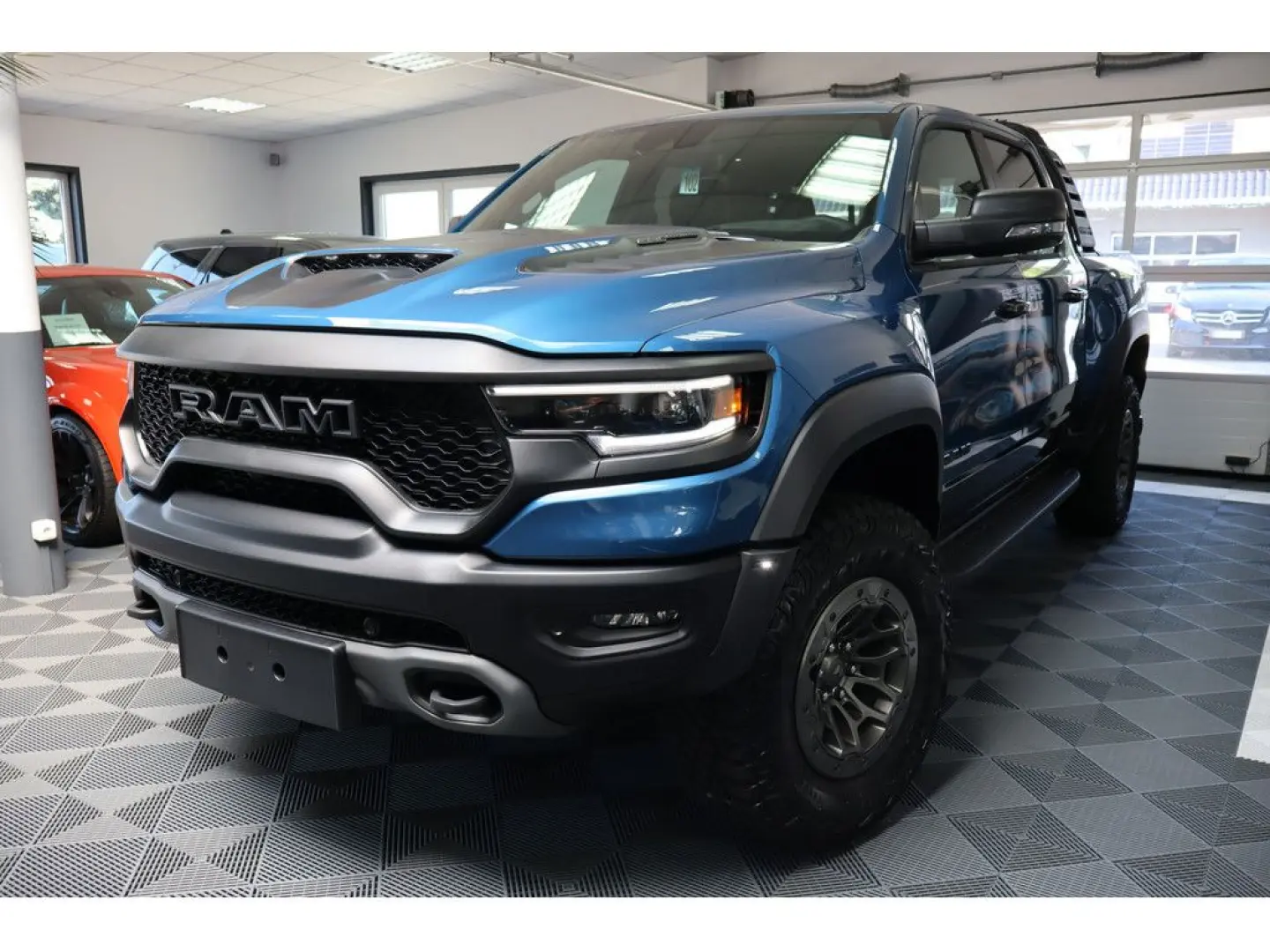 RAM 1500 TRX 6.2L V8 Retrax, Rambar, Final Editi