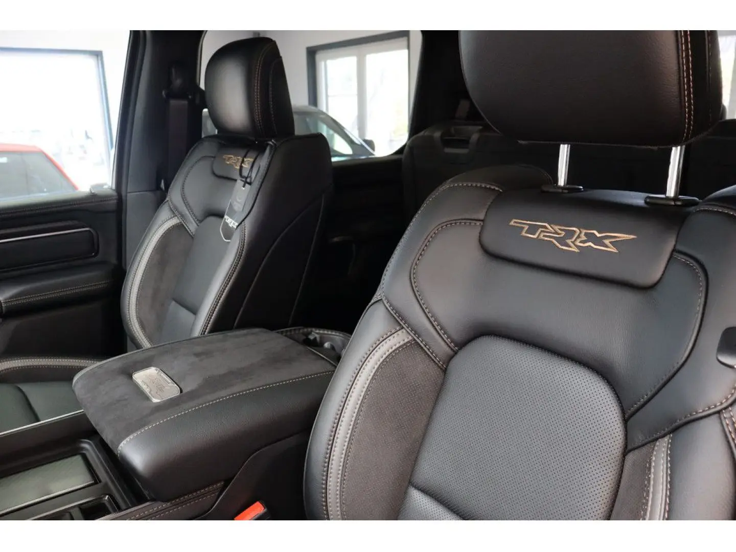 RAM 1500 TRX 6.2L V8 Retrax, Rambar, Final Editi