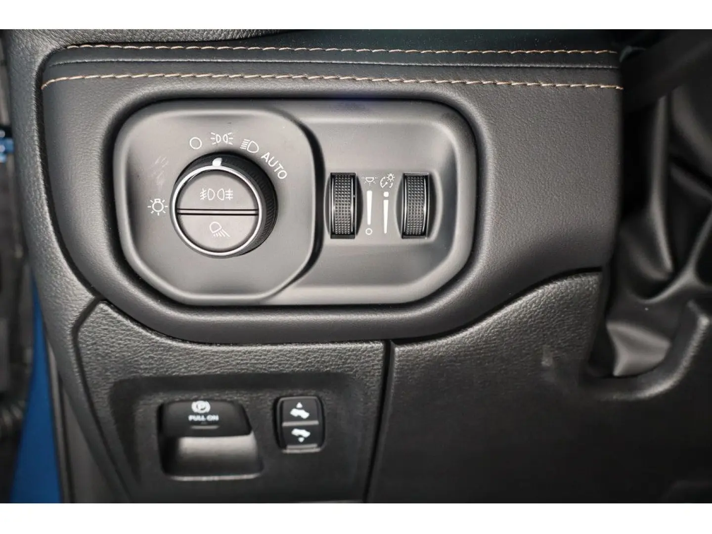 RAM 1500 TRX 6.2L V8 Retrax, Rambar, Final Editi