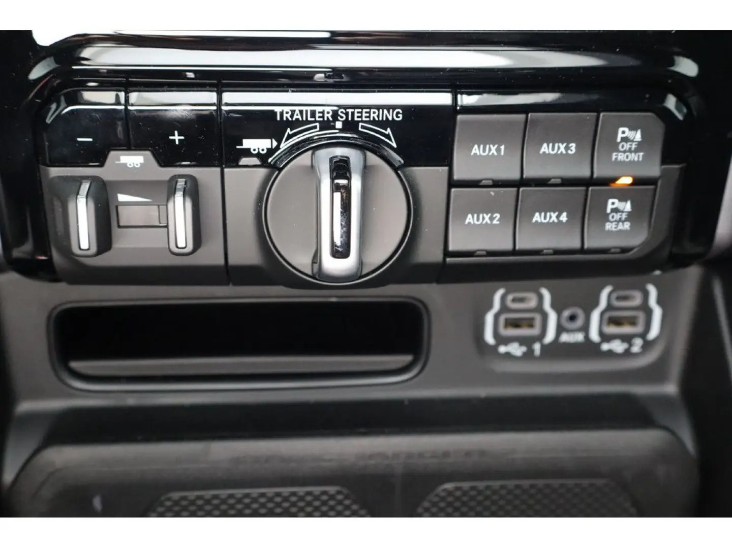 RAM 1500 TRX 6.2L V8 Retrax, Rambar, Final Editi