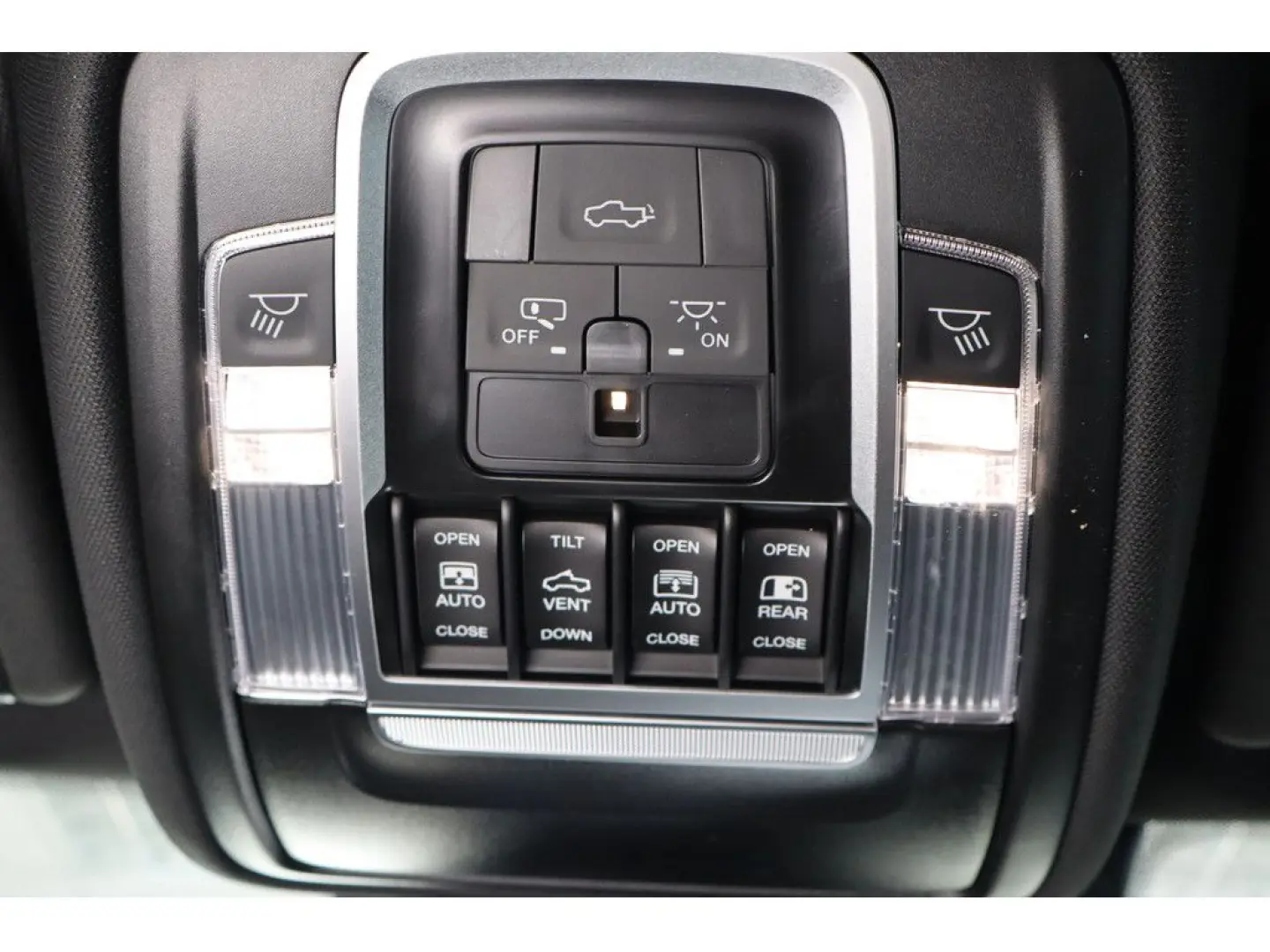 RAM 1500 TRX 6.2L V8 Retrax, Rambar, Final Editi