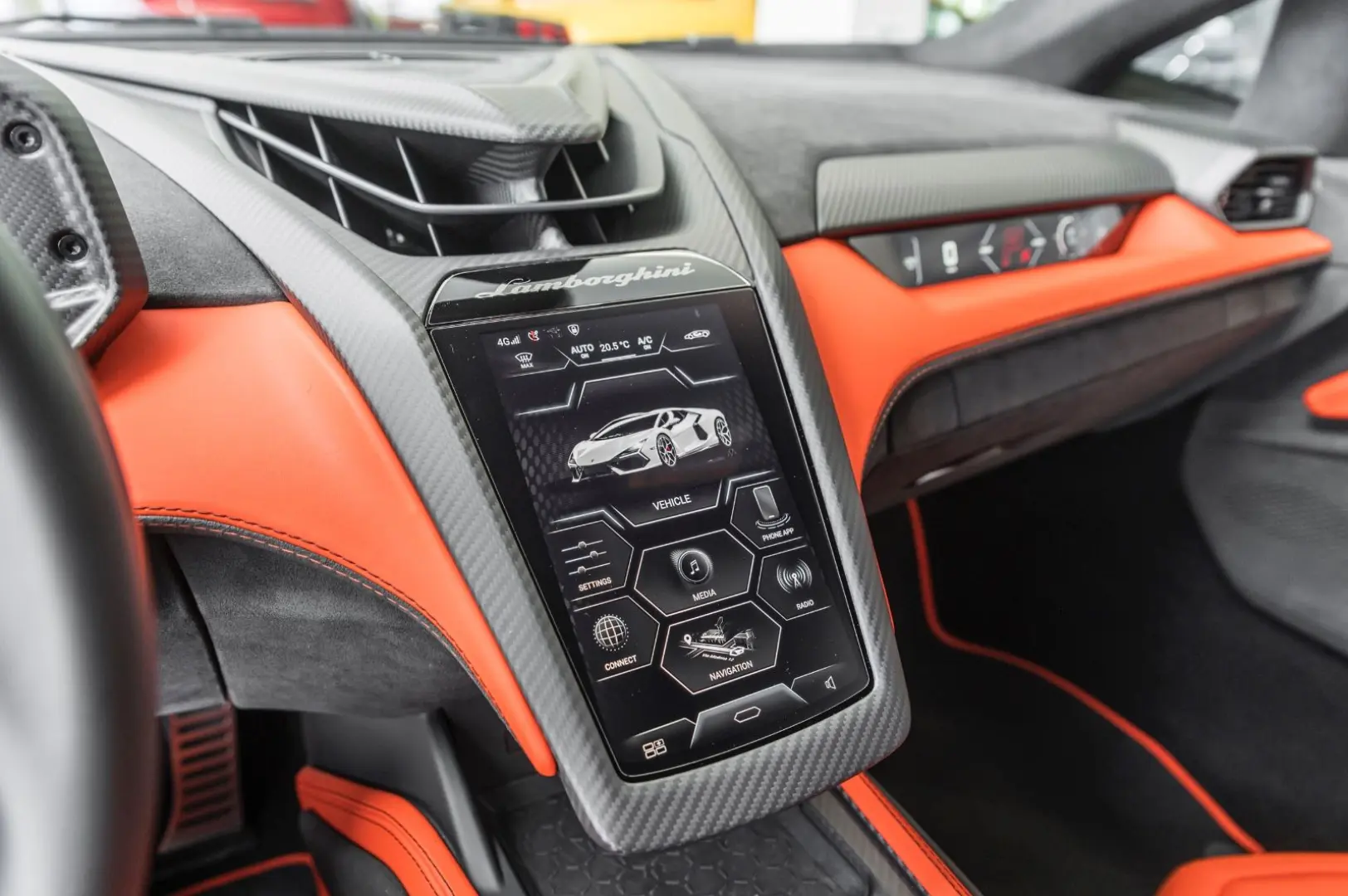 Revuelto 6.5 V12/LED/CarPlay