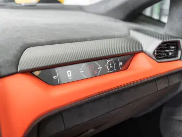 Revuelto 6.5 V12/LED/CarPlay