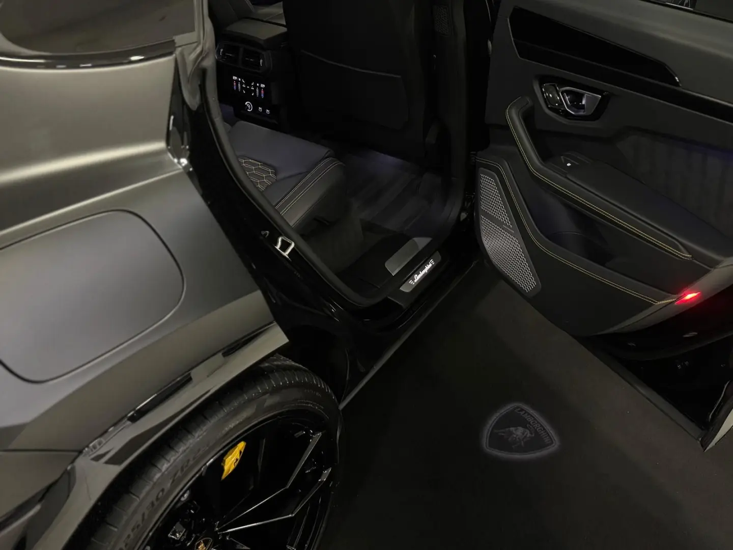 Lamborghini Urus S*StylePack*3D-B&O*23ZOLL*PANO*SOFT