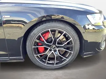 Audi A8 60TFSIe quattro S-line Matrix LED