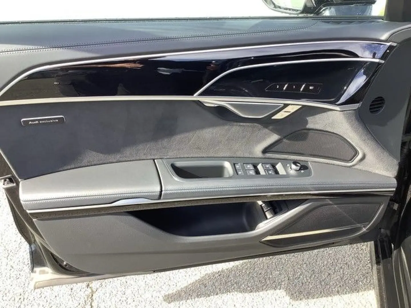 Audi A8 60TFSIe quattro S-line Matrix LED