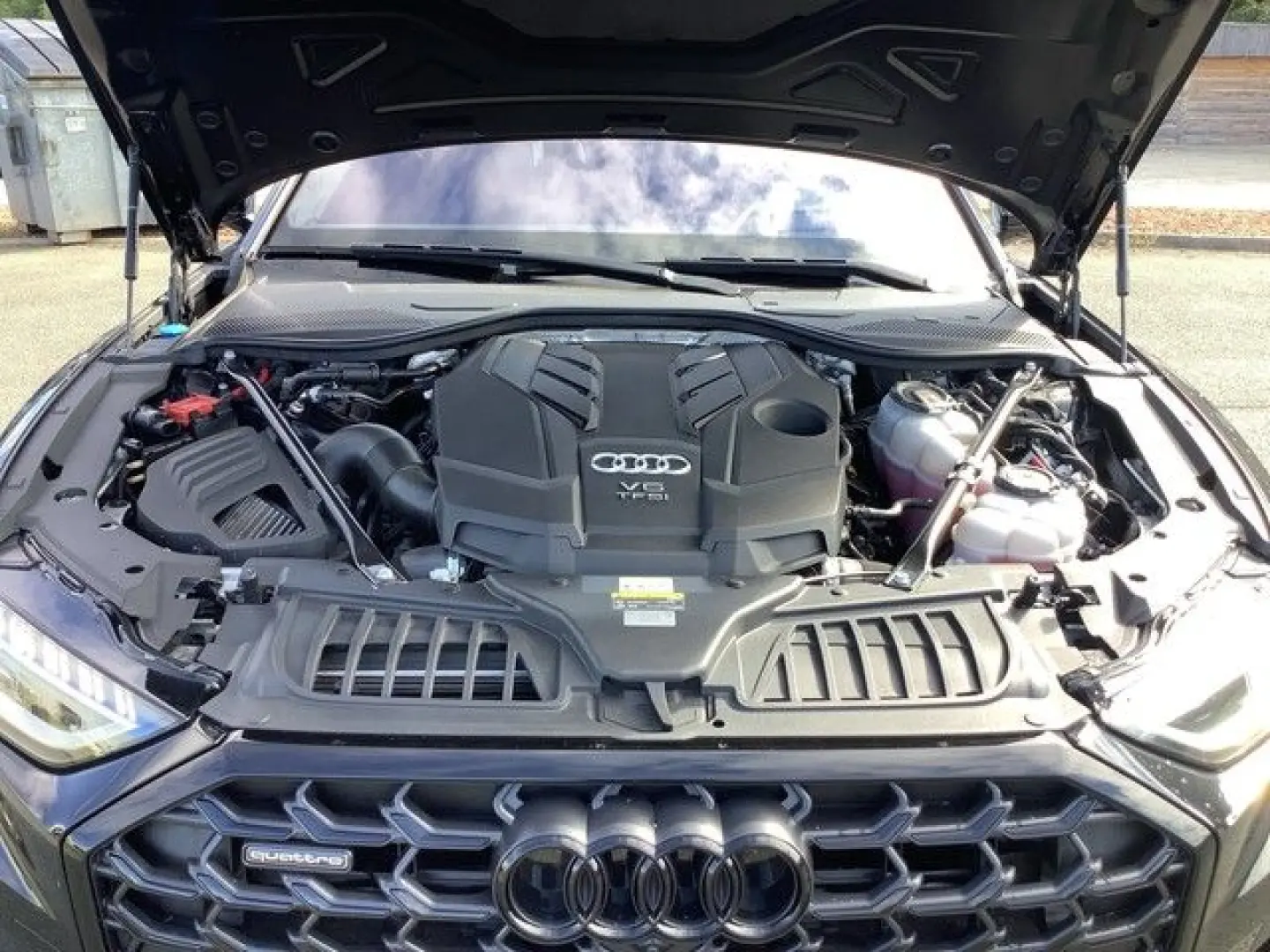 Audi A8 60TFSIe quattro S-line Matrix LED