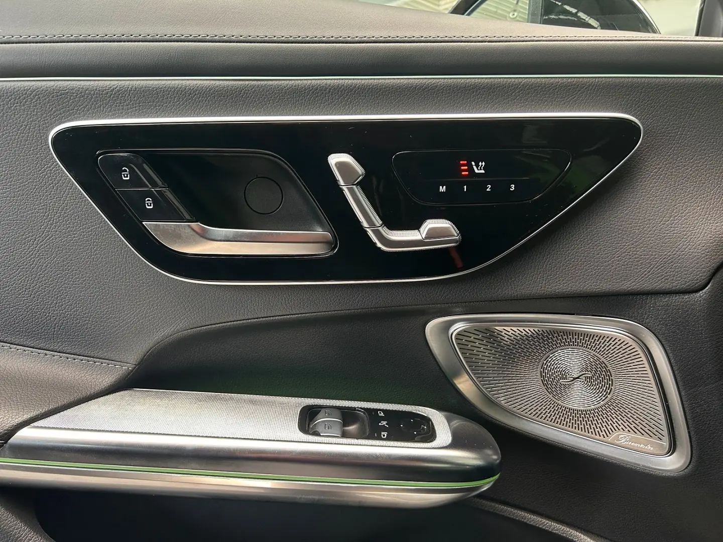 CLE 200 Coupe AMG Line PANORAMA-360°-BURMESTER