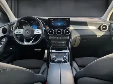 GLC 220 d 4M AMG-Line Mbux AHK Panorama 360°