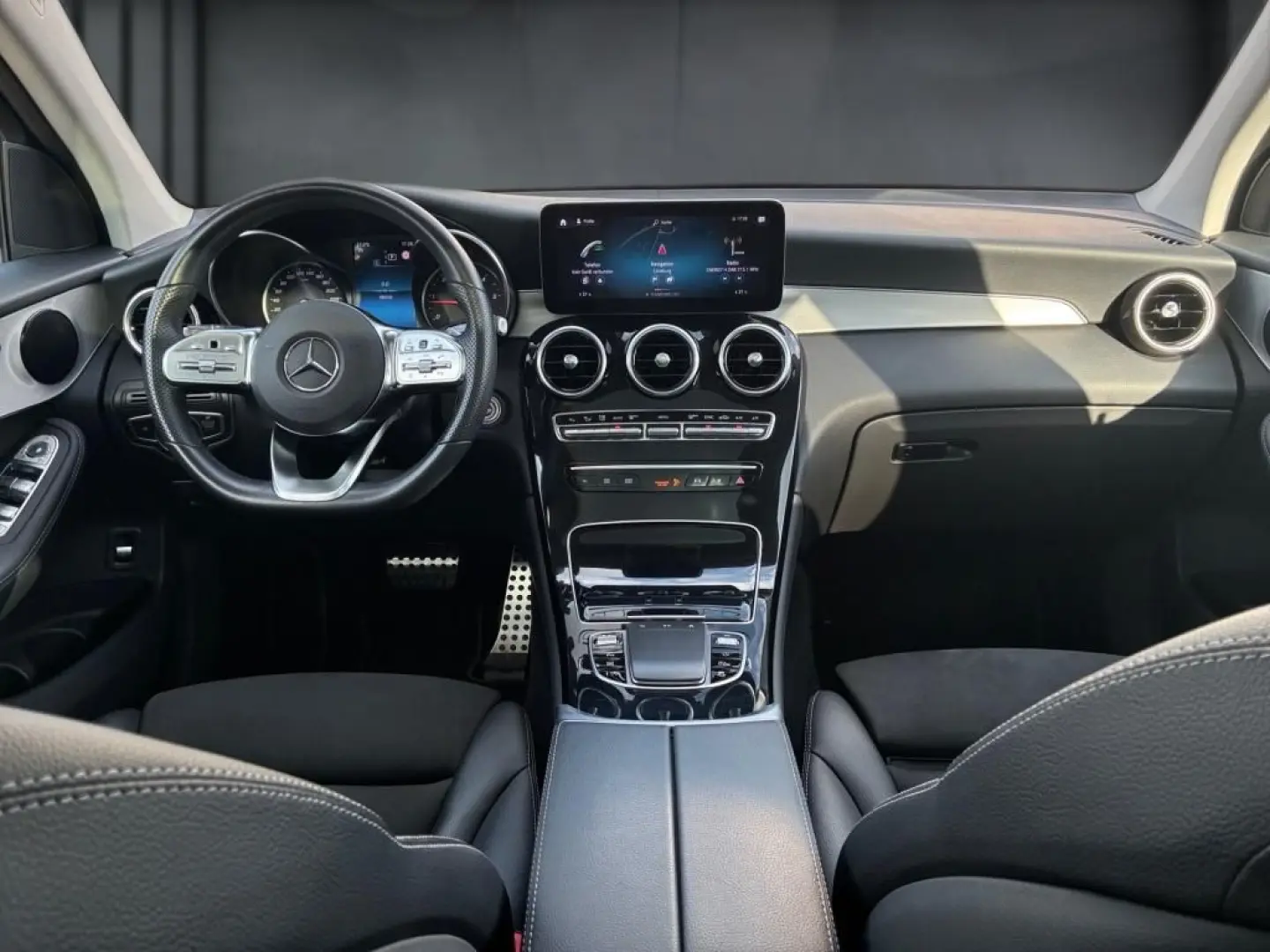 GLC 220 d 4M AMG-Line Mbux AHK Panorama 360°