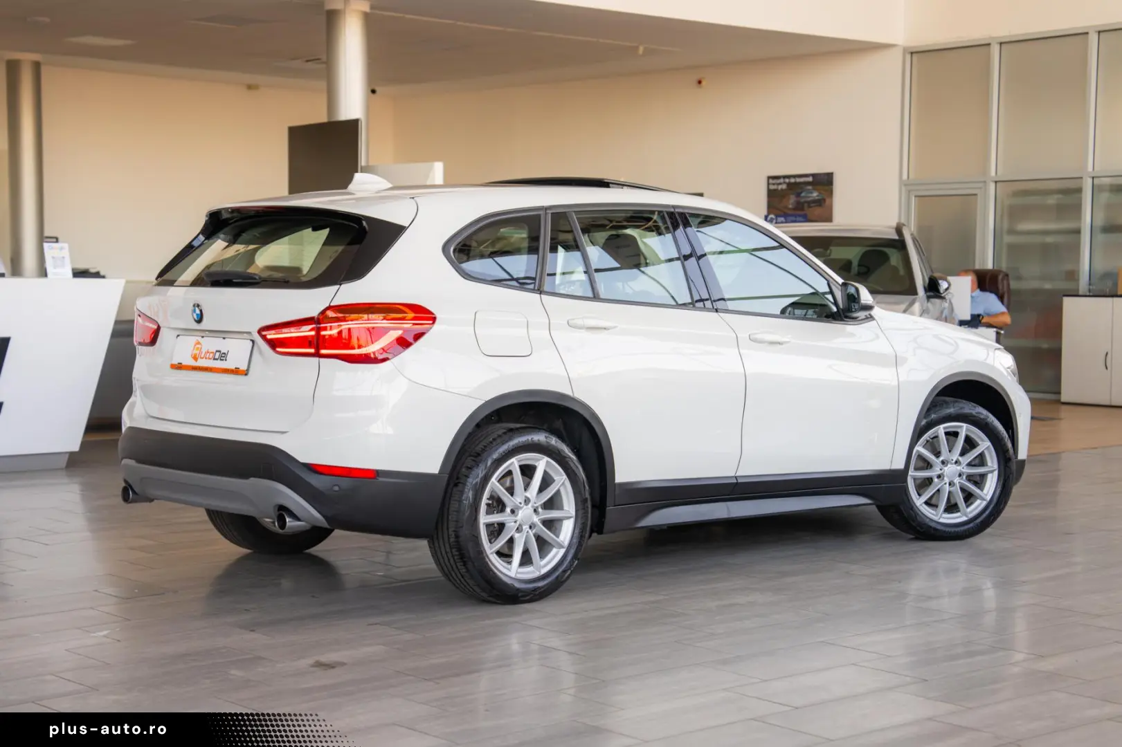 BMW iX1 2017 — imagine 8